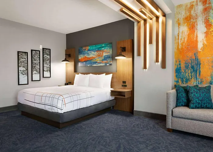 La Quinta Inn & Suites By Wyndham College Station North