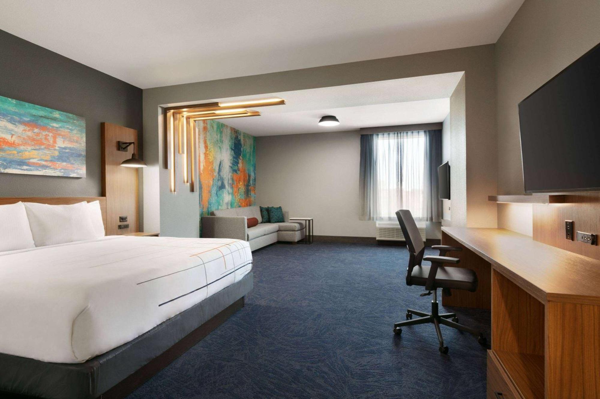 Hotel La Quinta & By Wyndham North 3*